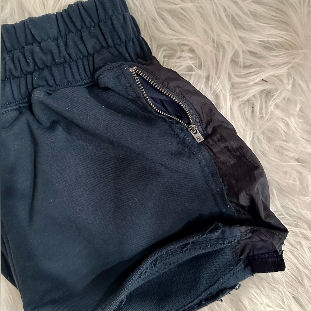 ✨ FREE PEOPLE MOVEMENT shorts S/M. thick, comfy elastic waistband…